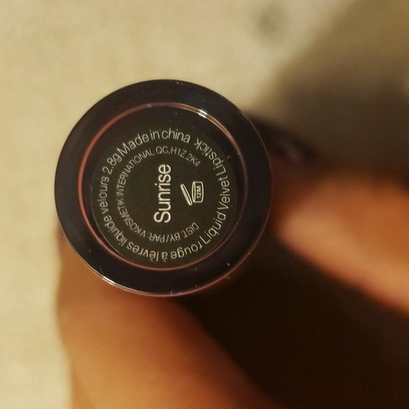V Kosmetik Creamy Liquid Velvet Lipstick - Picture 4 of 4
